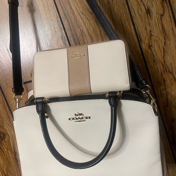 Coach purse / wallet - Picture 6 of 6